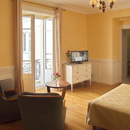 Aux Meubles Du Manoir Aparthotel Aix-les-Bains Bagian luar foto
