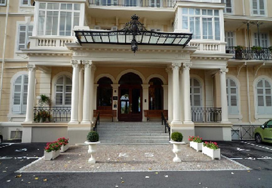 Aux Meubles Du Manoir Aparthotel Aix-les-Bains Bagian luar foto