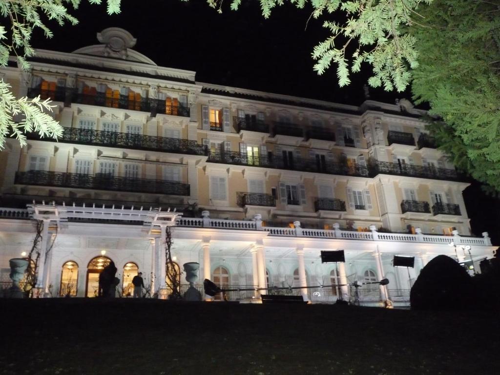 Aux Meubles Du Manoir Aparthotel Aix-les-Bains Bagian luar foto