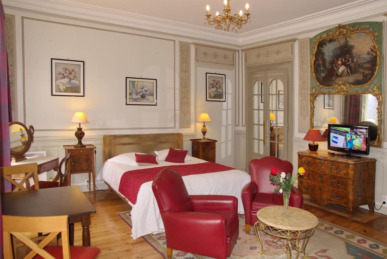 Aux Meubles Du Manoir Aparthotel Aix-les-Bains Bagian luar foto