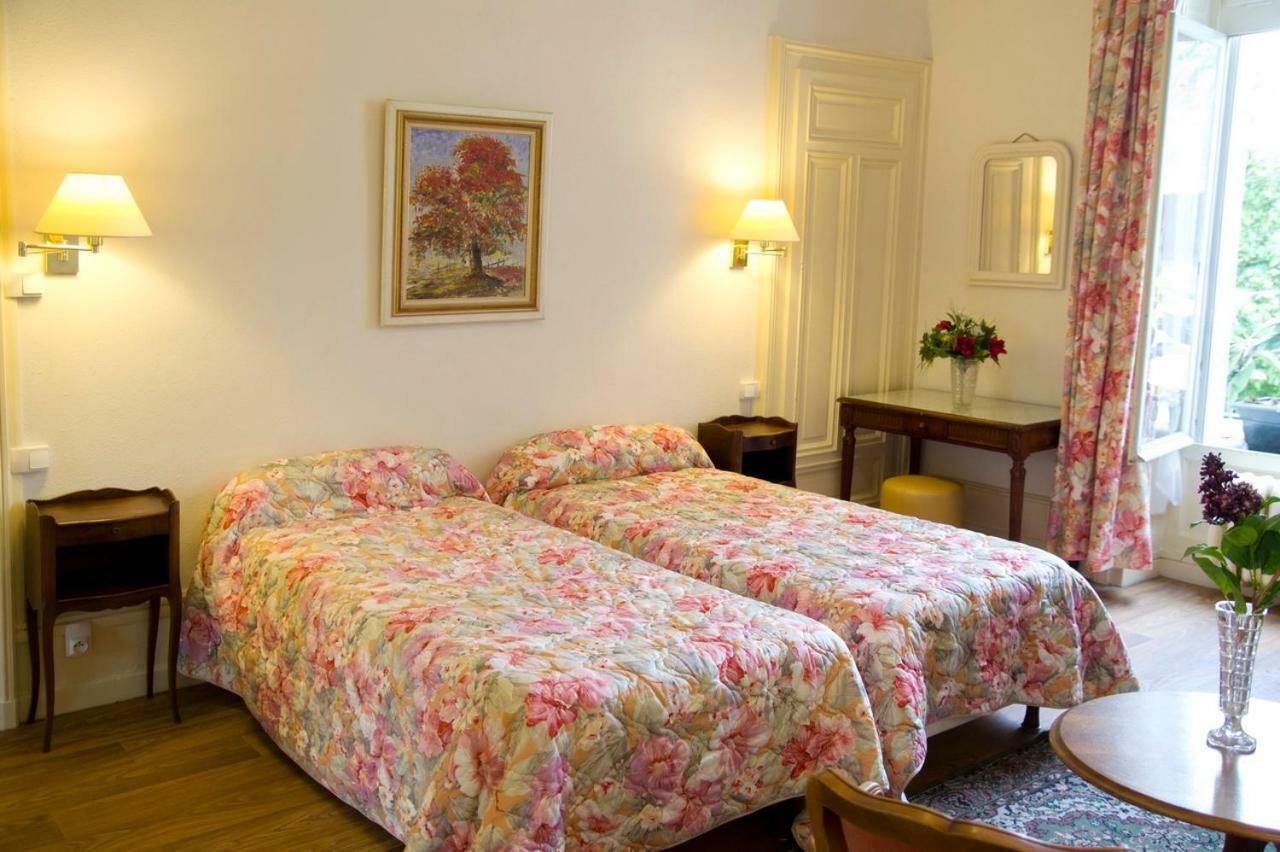 Aux Meubles Du Manoir Aparthotel Aix-les-Bains Bagian luar foto